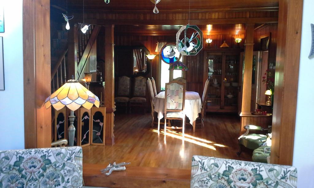 Auberge Du Saumonier Lodge Gaspé Exterior photo